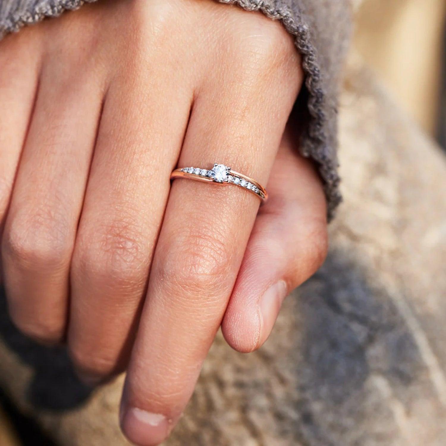 Inlaid Zircon Bicolor Rose Gold-Plated Ring - 808Lush